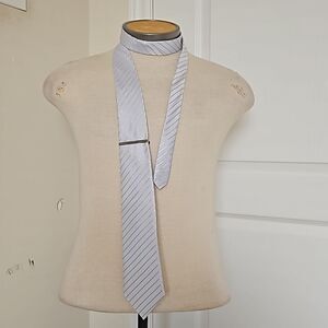 Vettorio Fratini Men's Sparkling Tie With Tie Pin White & Silver